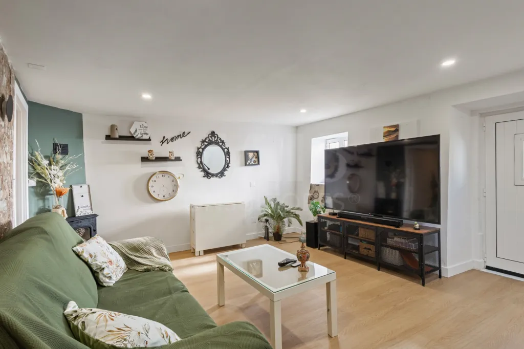 🏡 Encantadora Moradia Centenária T2 com Terraço