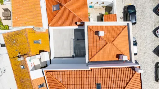 T1 novo com terraço no centro de Peniche