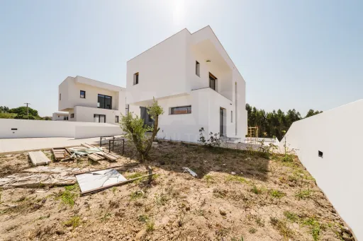 3+1 Bedroom House with Pool and Garage, Caldas da Rainha