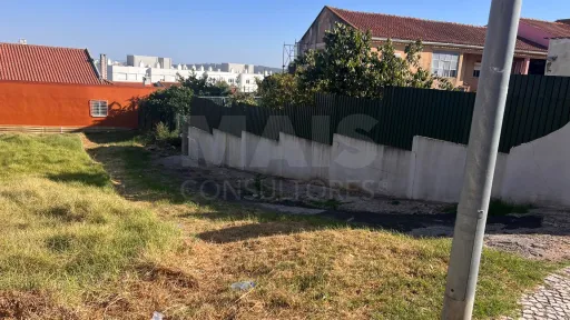 Lote Urbano para Construção | Amadora