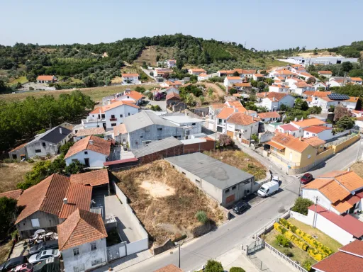 Terreno Urbano com Projeto Aprovado | Furo de Água e Opção Chave na Mão
