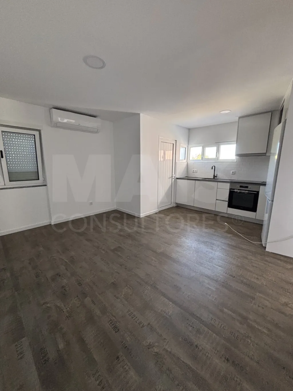 Prédio com três apartamentos T2 em Estoril - Cascais