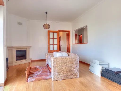 Apartamento T2 com Vista Mar e Garagem!