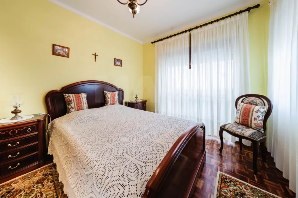 Apartamento T3 na Encosta do Sol — Espaço, Conforto e Excelente Exposição Solar
