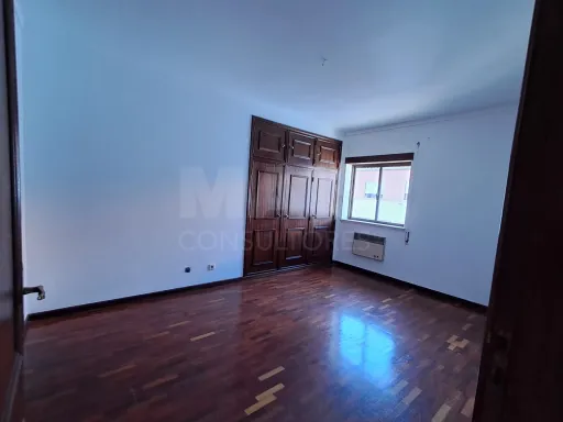 Apartamento T3 com garagem em Alcanena