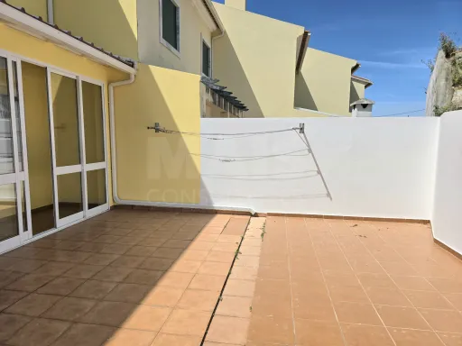 Moradia T4 com Terraço, Jardim e Garagem Fechada – Vale Maceira, Alfeizerão