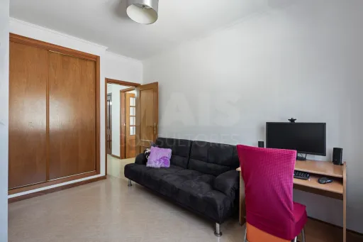Luxury 3-bedroom apartment with garage and private terrace