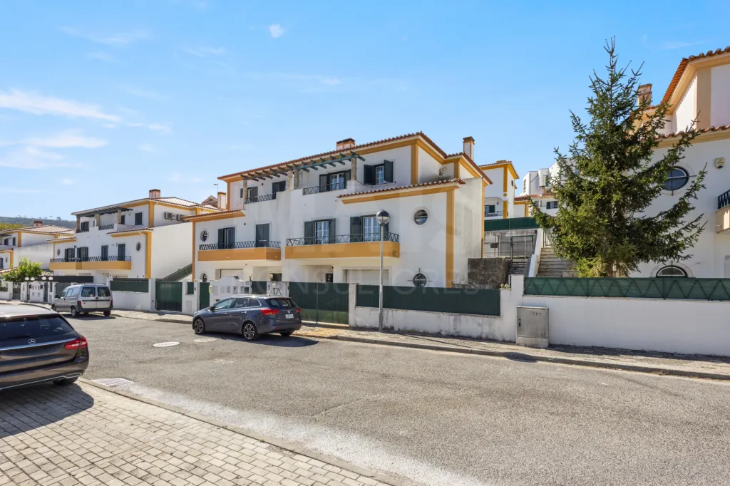 Excelente Moradia T3 com área exterior de lazer e Garagem Ampla