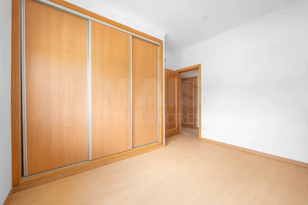 Moradia T6 Remodelada com Vista para a Serra de Montejunto