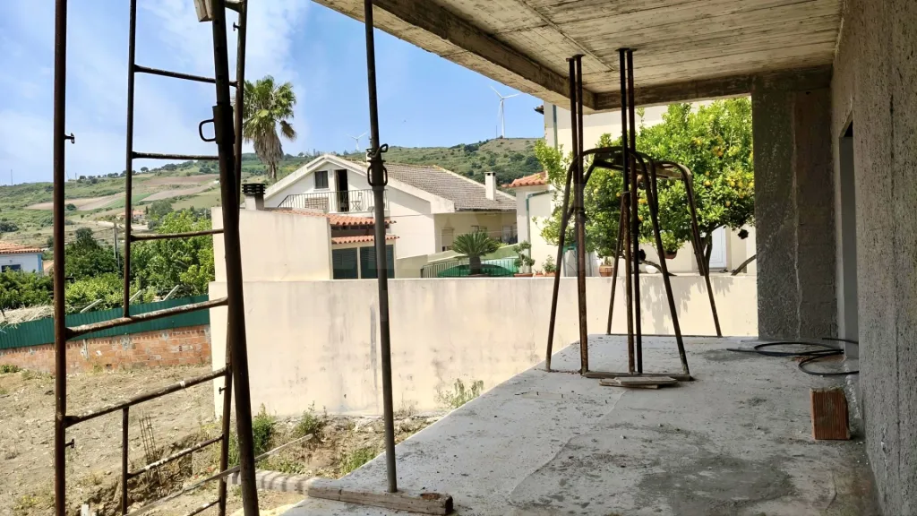 Moradia T4 c/ Suite, Jardim, Piscina & Parqueamento!