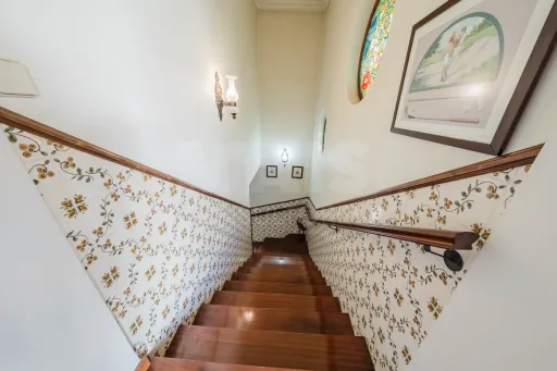 Propriedade única, a apenas 2 km de Alcobaça, com mais de 30.000 m² de terreno