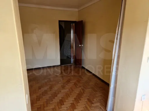 Apartamento de 3 assoalhadas junto ao Metro da Pontinha