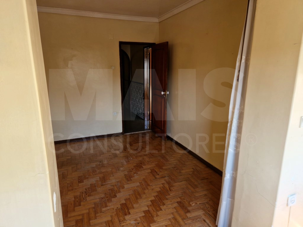Apartamento de 3 assoalhadas junto ao Metro da Pontinha