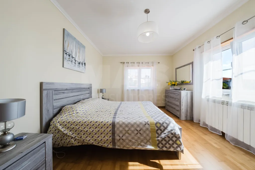 🏡 3-Bedroom House—Furnished and Fully Equipped | Jacuzzi | Garage | Backyard