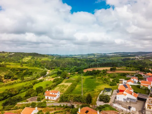 Moradia T1 + 1 a poucos minutos de Óbidos