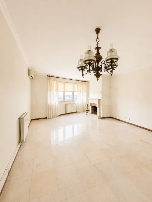 Apartamento T3 Olaias - Vista rio e garagem