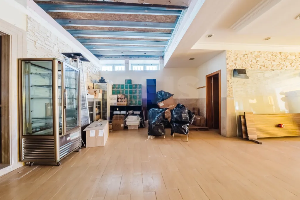 🌊 Prédio Exclusivo de 600 m² na Avenida Mais Prestigiada de Peniche com Vista Mar