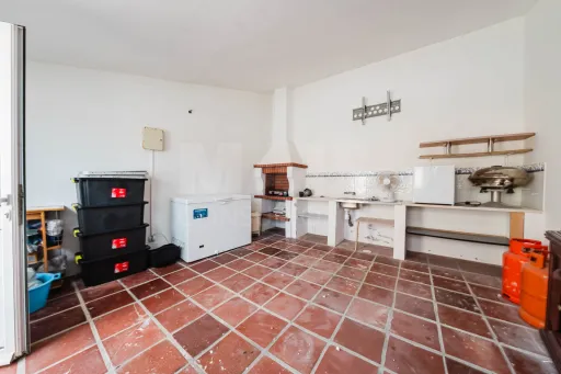 Moradia T4 em Olho Marinho | 260m² | Lote 734m²