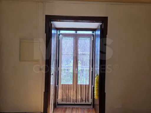 Prédio no Centro de Torres Novas com Jardim e Forte Potencial para constituição de Propriedade Horizontal com elevada rentabilidade de investimento