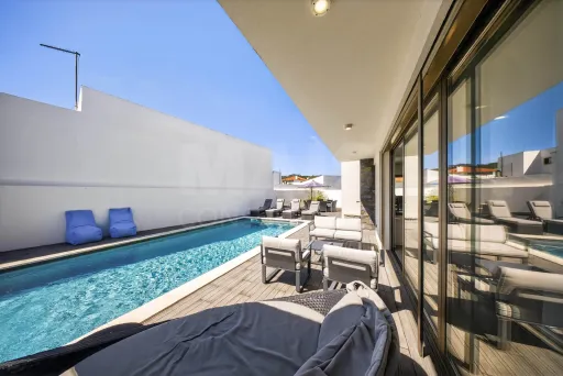 Moradia T4 com Piscina e Rooftop a minutos da Praia | Salir do Porto