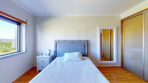 Apartamento T1 com elevador - Monte Abraão