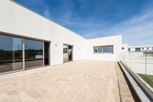 Moradia Contemporânea de Luxo com Vista Barragem, Piscina e 3.000m² Urbanos | Peniche