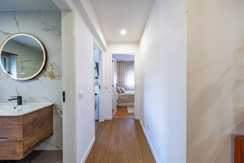 Apartamento T3 Renovado com Garagem Box – Cidade Nova, Caldas da Rainha