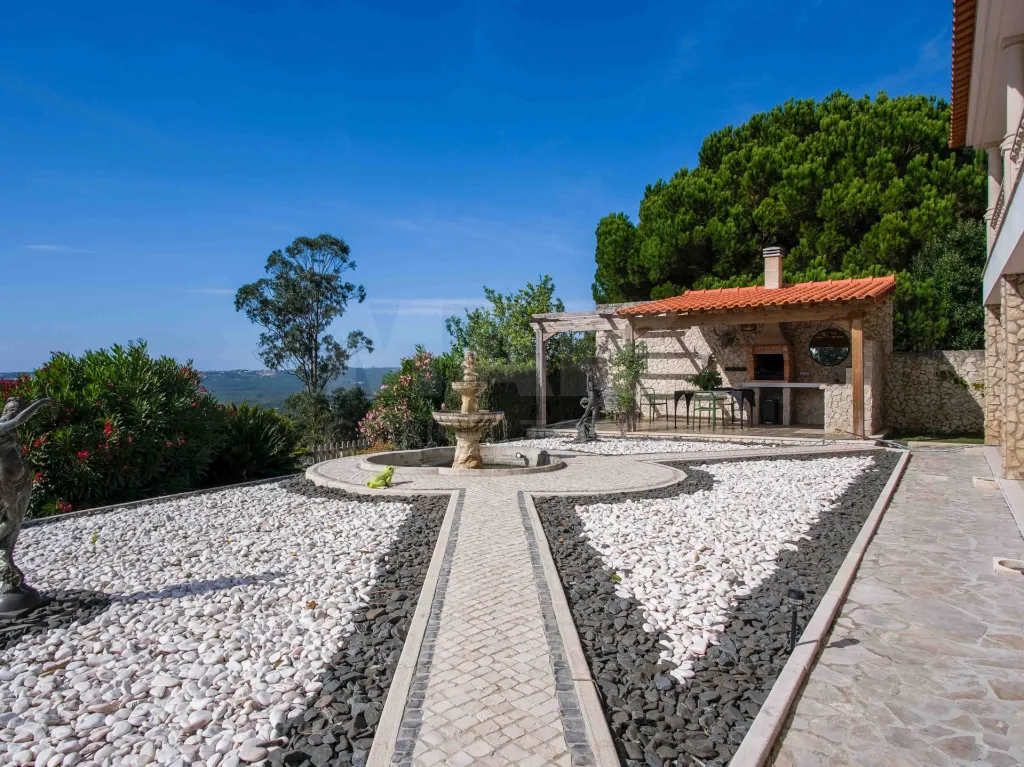 Moradia de Luxo com Vista Mar e Piscina – Casal Pardo, Alfeizerão