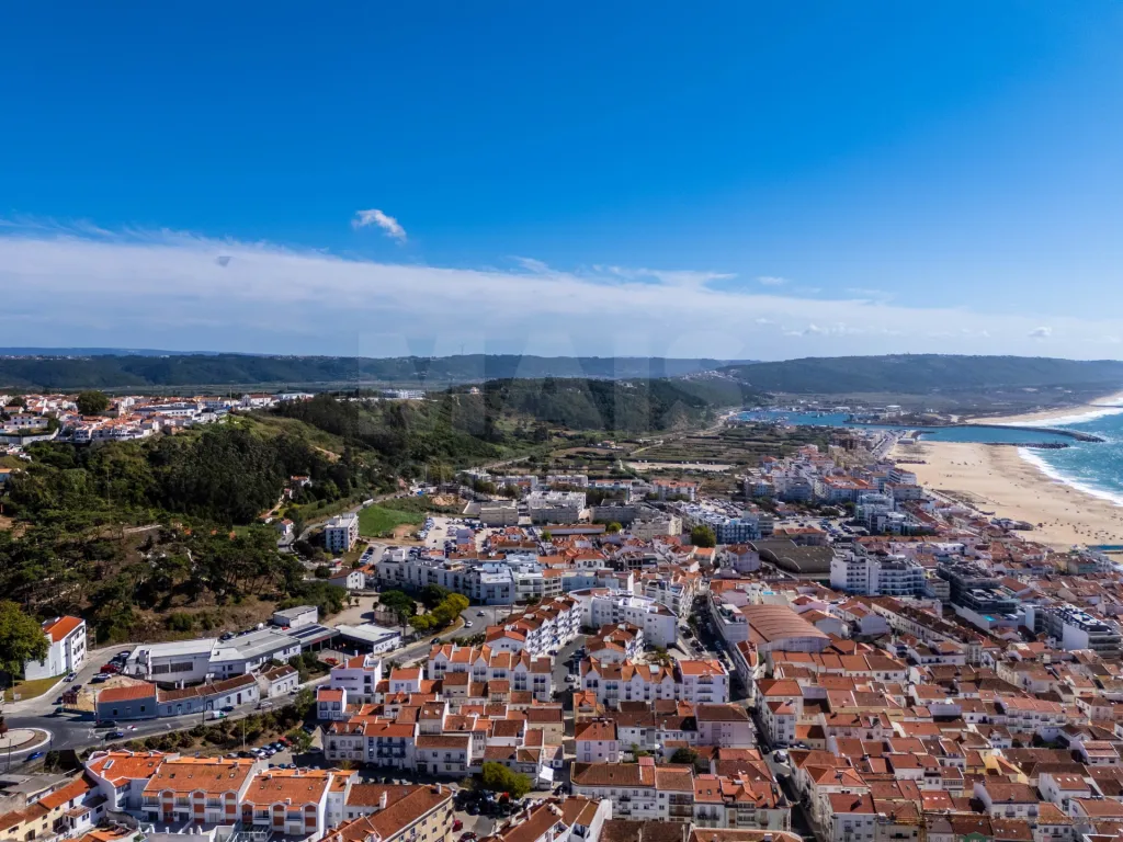 Apartamento T2 na Nazaré c/ 2 lugares de garagem