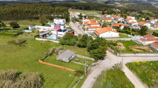 Terreno com 3200m2 e projeto aprovado para moradia térrea