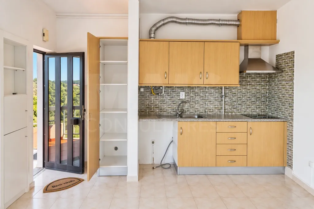 Apartamento com terraço e vista desafogada | Bairro do Pôr do Sol | Benedita