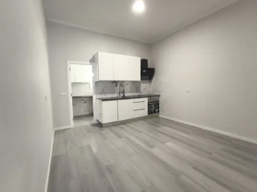 🏬Shop in Belas with 98,36m²