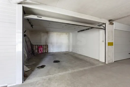 Garagem fechada em Peniche