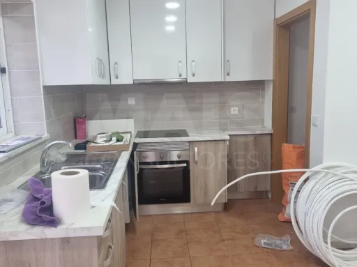 Prédio em propriedade total de r/c e 1º andar, susc. de utilização independente, em  ALFERRAREDE | ABRANTES