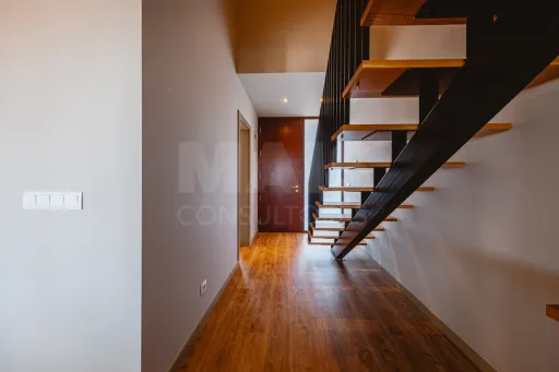 Moradia Geminada T3 Duplex – TownHouse