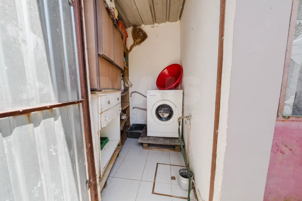 Moradia T2 em Alcanede, Santarém com Jardim e Terreno Urbano