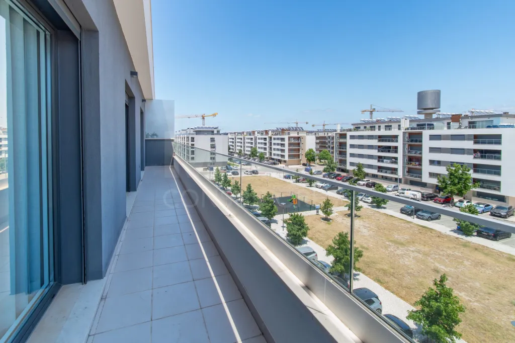 T4 Duplex com Vista Panorâmica sobre o Rio Tejo e Lisboa | Montijo