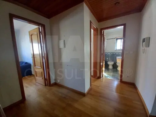 Moradia de 5 Assoalhadas em Ribamar C/ lote de 300m2 e Sótão amplo