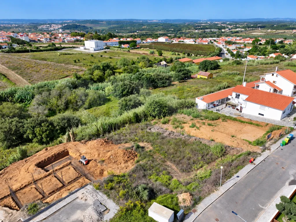 Lote Urbano para Moradia de 586 m2 | Gaeiras, Óbidos