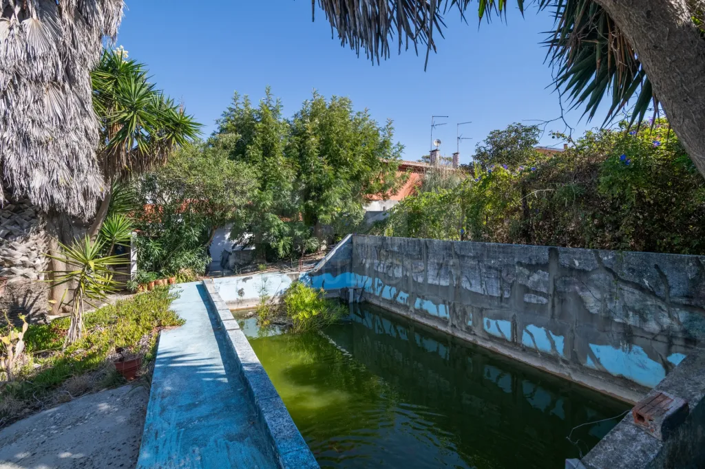 Duas Moradias com Terreno de 1.480 m² no centro da Lourinhã