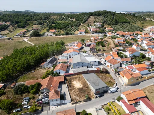 Terreno Urbano com Projeto Aprovado | Furo de Água e Opção Chave na Mão