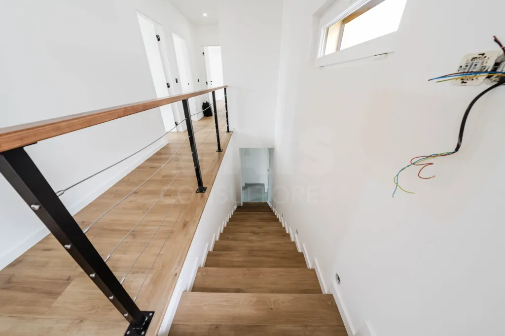 Moradia V3  moderna com piscina, vista de campo e excelente localização  Matas – Lourinhã