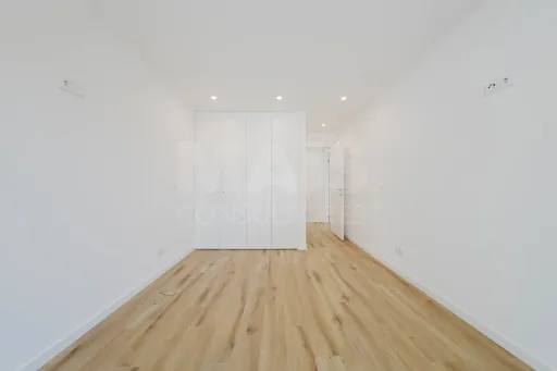Apartamento T2 na Nazaré c/ 2 lugares de garagem