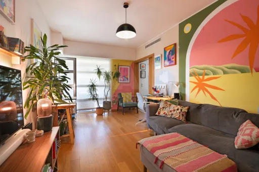 One-bedroom apartment with a terrace and garage in Linda a Velha