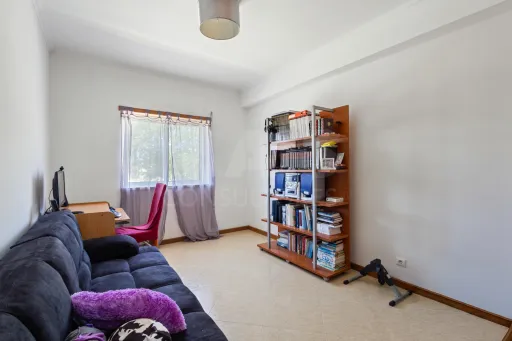 Luxury 3-bedroom apartment with garage and private terrace