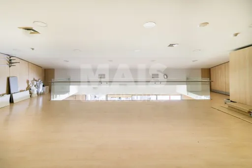 Store in Wholesale Center | Samora Correia