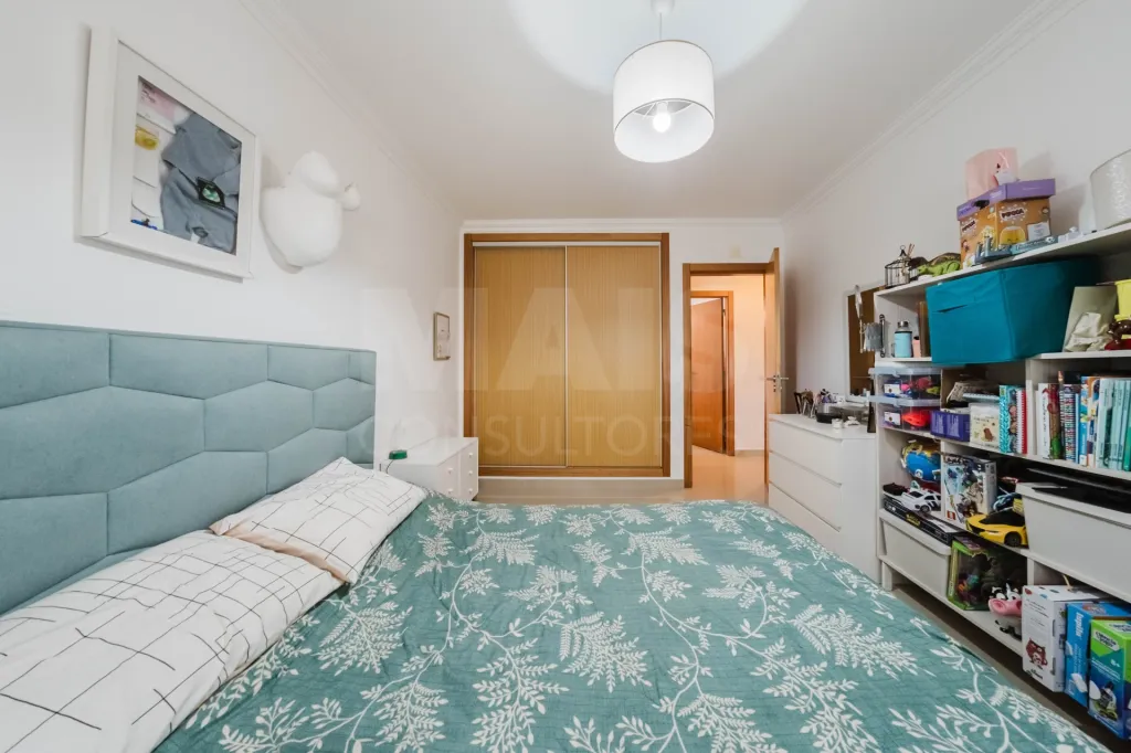 Apartamento T2 no Centro com Garagem e Estacionamento