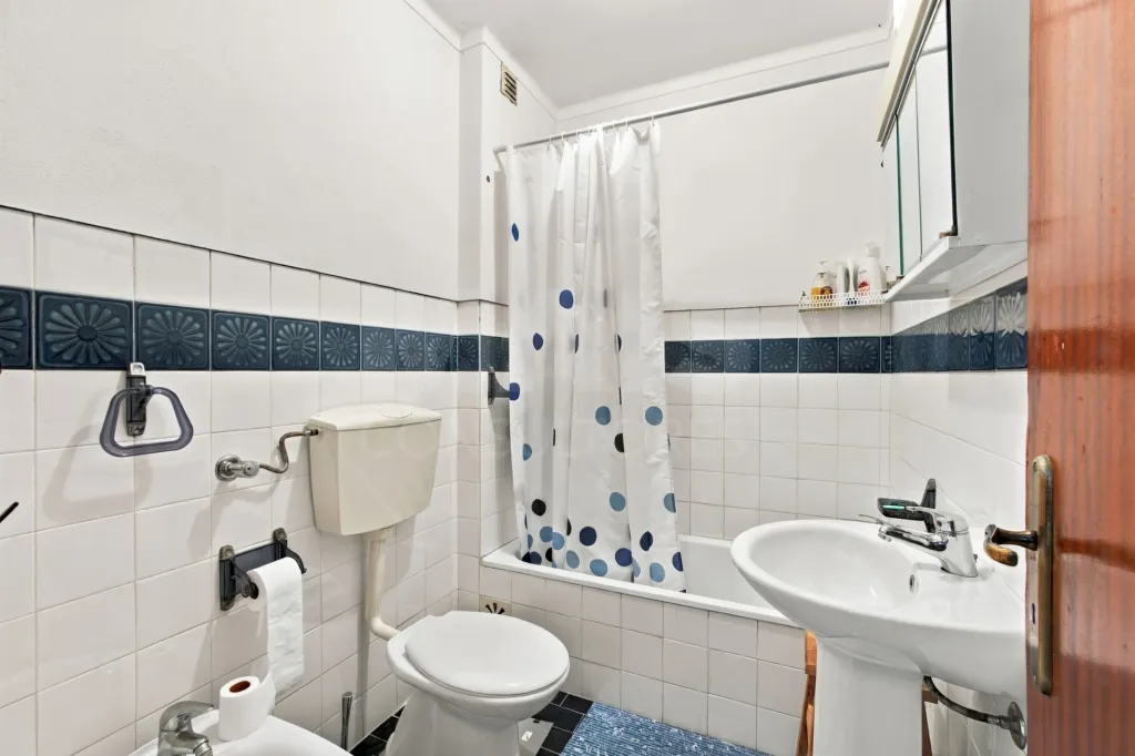 Apartamento T2 com marquise em Peniche