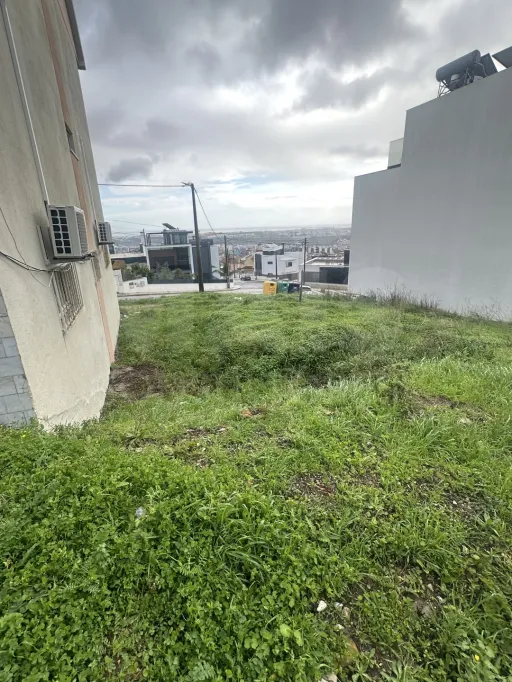 Terreno urbano de 305 M² com vista deslumbrante em Odivelas