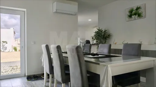 3-BEDROOM VILLA Refurbished, Furnished w/ Master Suite, Terrace, Garage, Mountain View near the Beaches!